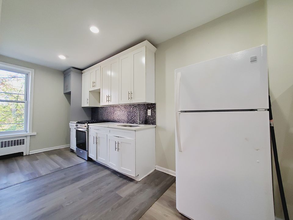1st image of 146 W Side Ave #2R