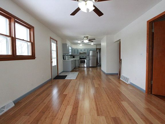 3rd image of 439 NE 5th St