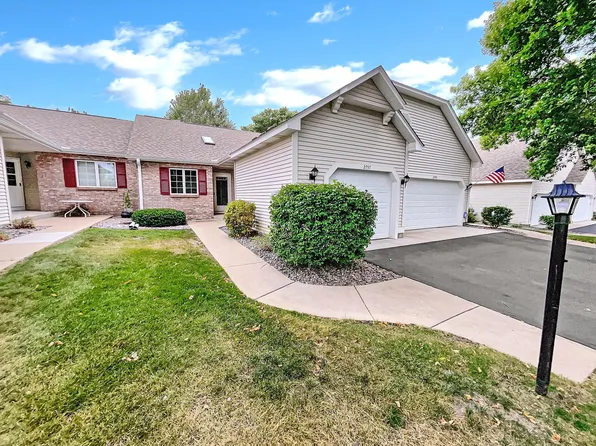 2757 Lake Court Dr, Mounds View, MN 55112