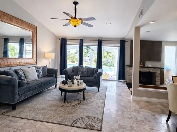 2728 Topaz Ct, Las Vegas, NV 89121