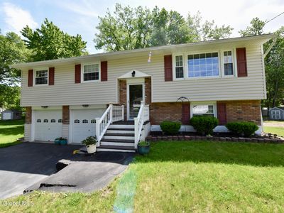 23 Bayberry Drive, Halfmoon, NY, 12065