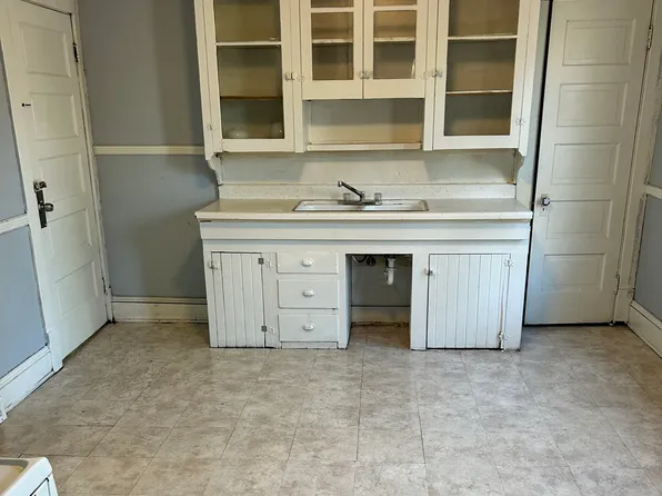 1170 E 60th St Unit 2, Cleveland, OH 44103