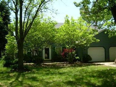 1st image of 116 E Woodview Ct