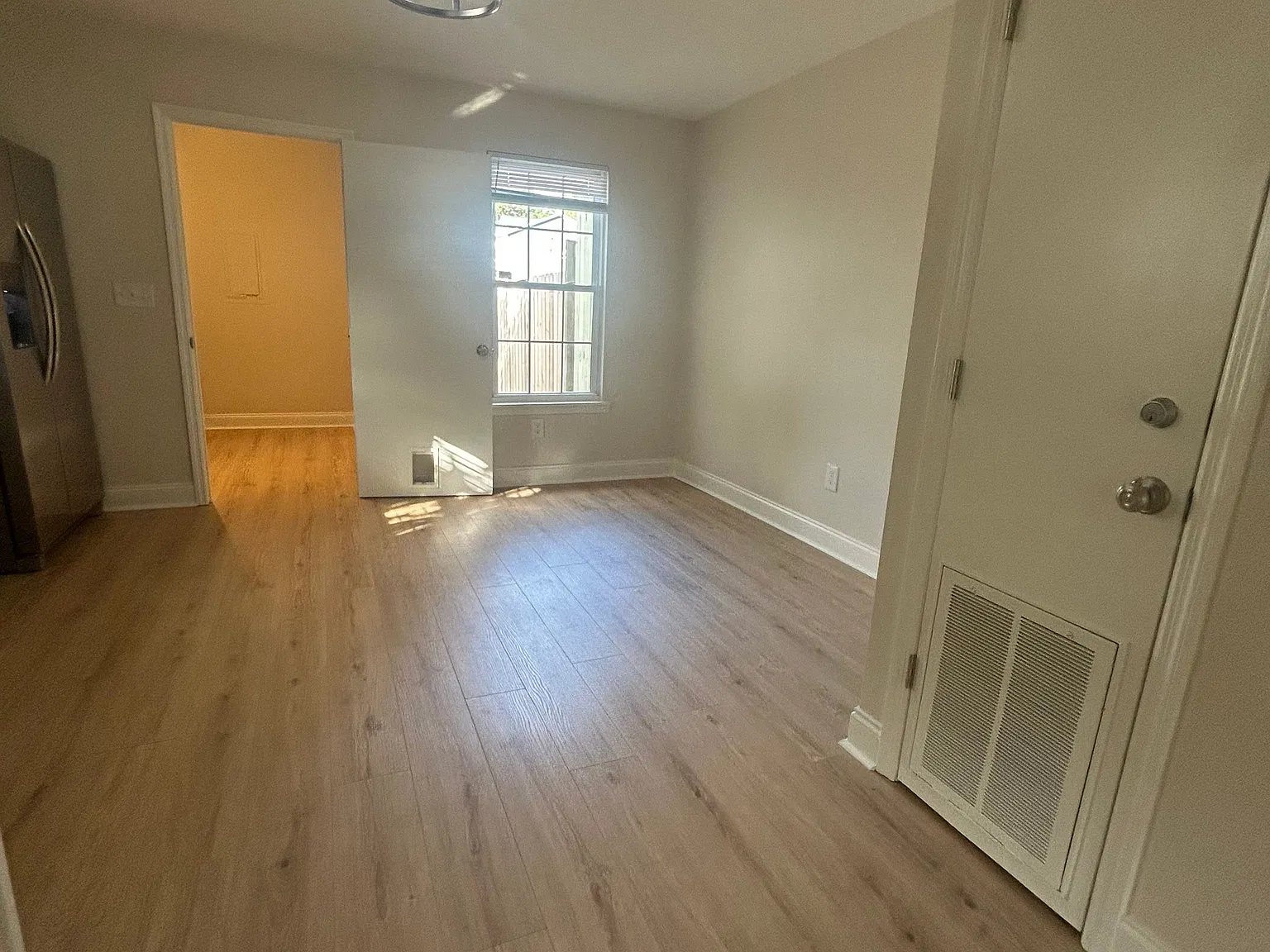 2 bed, 1.5 bath, 1048 sqft, $2,300 — Photo 3