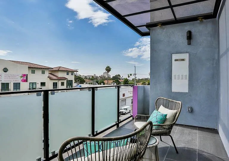 727 Wilcox Ave #305 — Photo 34