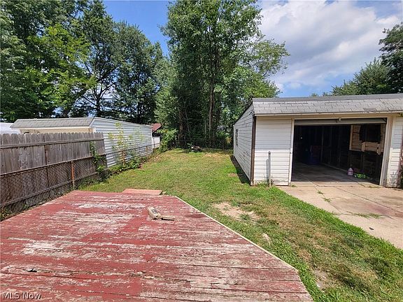 5th image of 11816 Milligan Ave