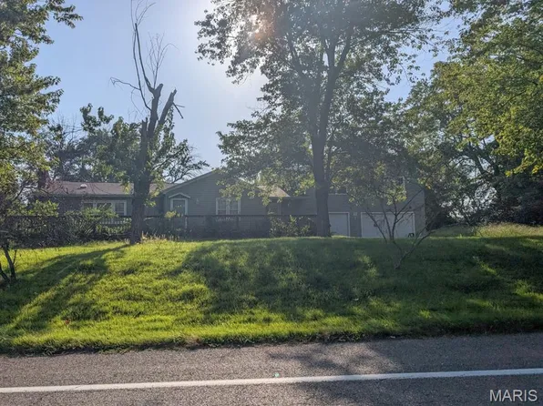 12816 Bellefontaine Rd, Saint Louis, MO 63138
