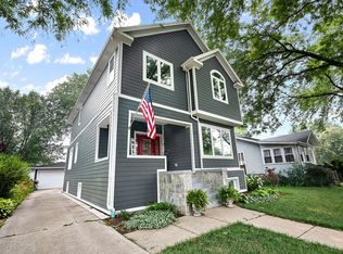 1233 Center St, Des Plaines, IL 60018