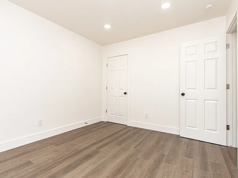 720 Brighton Ave #1 — Photo 2