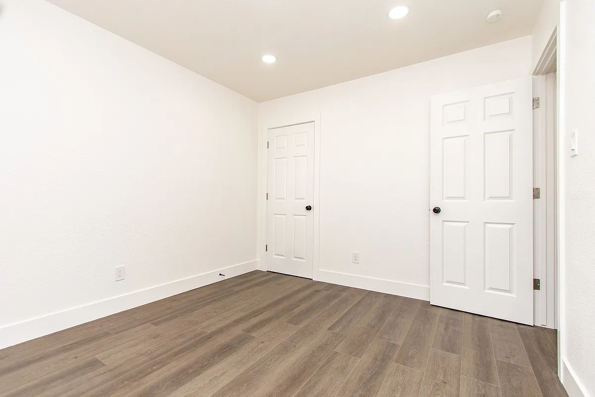 Building Photo - 720 Brighton Ave #1