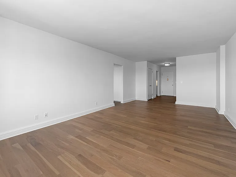 211 E 70th St #27D — Photo 4