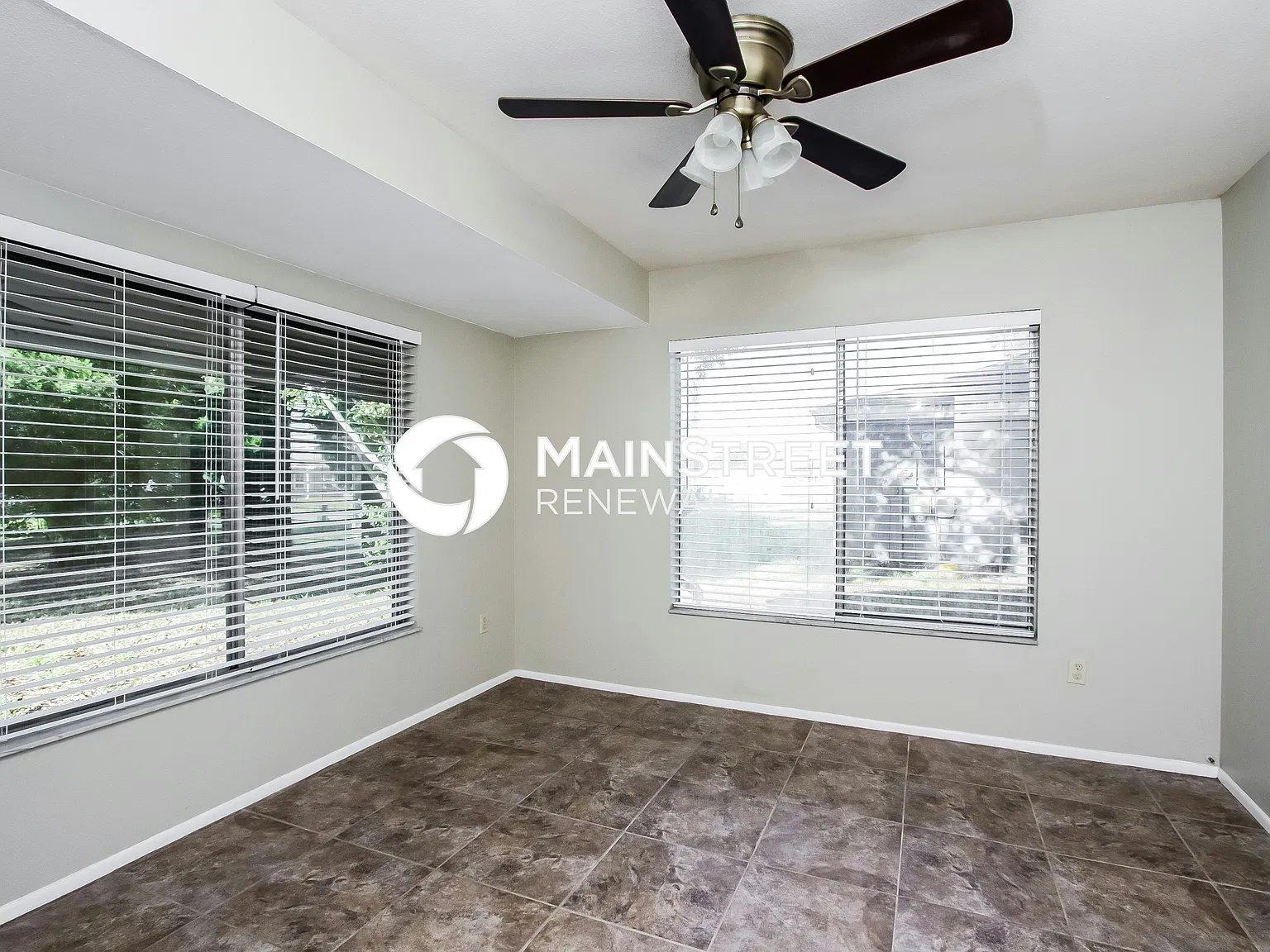 6847 Carovel Ave — Photo 4