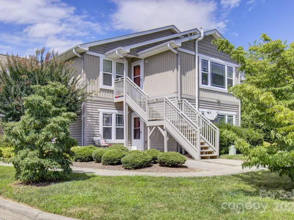 155 Morningside Ln, Hendersonville, NC 28792