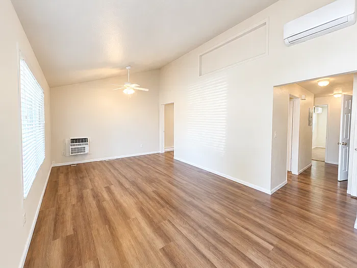 2 bed, 1.0 bath, 825 sqft, $1,400 — Photo 3