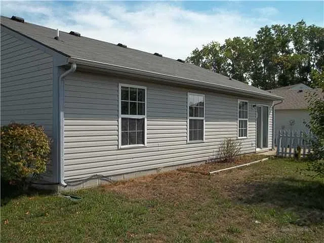 3 bed, 1080 sqft, $1,600 — Photo 3