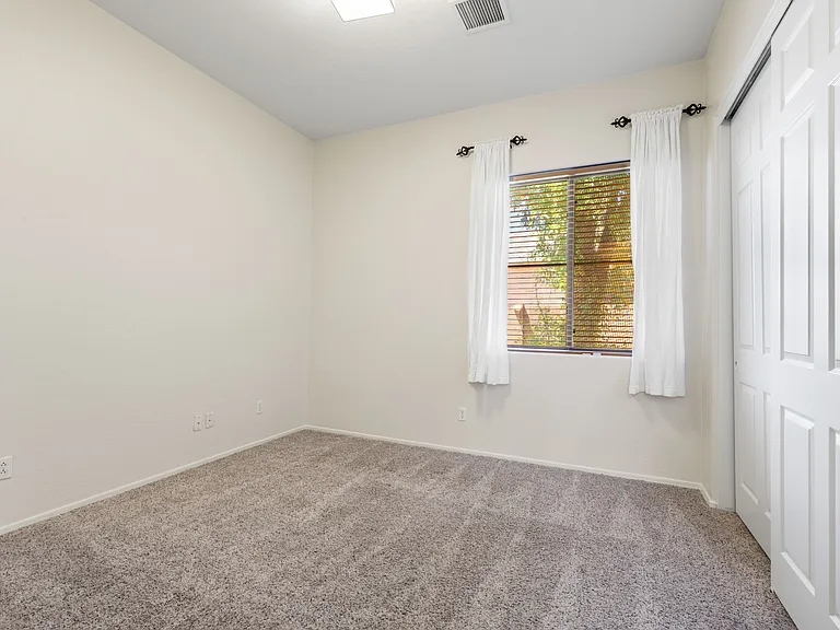 6913 E Voltaire Dr — Photo 8