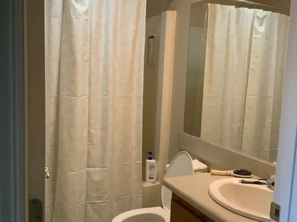 1765 W Sunn Fjord Ln APT C47, Bremerton, WA 98312