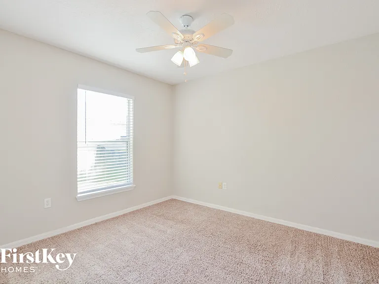 743 Pelican Ct — Photo 11