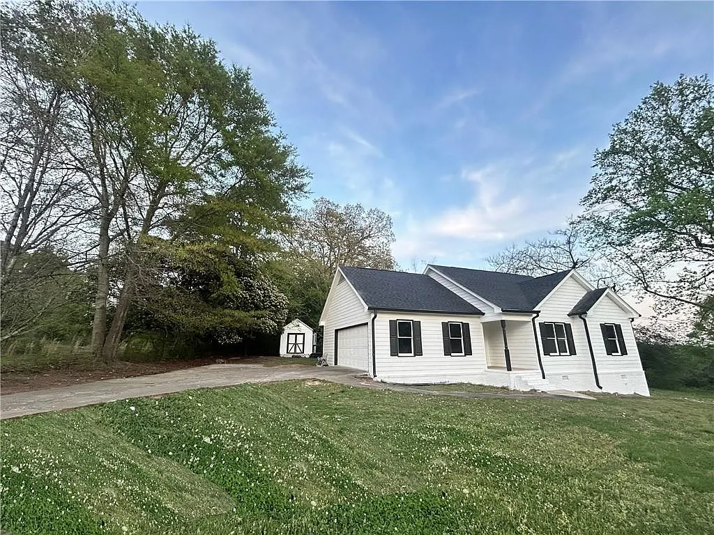 Building Photo - 3590 Chamblee Gap Rd