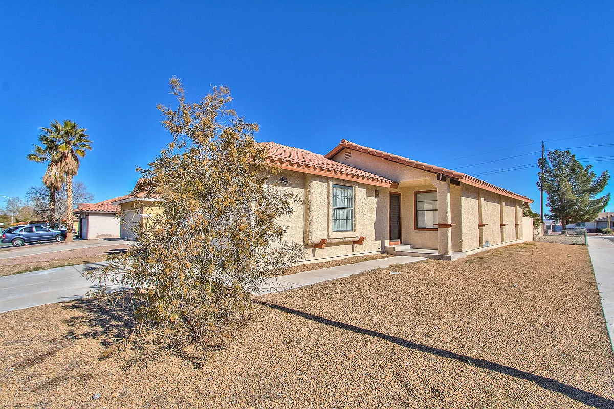 Charming Single-Story Corner Lot Home with No HOA & Spacious Layout — Photo 2
