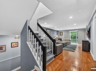 69 Peach Hill Ct, Ramsey, NJ 07446