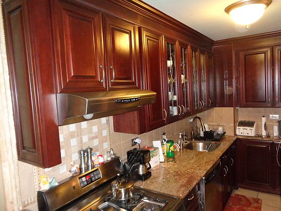 4th image of 2940 W 5th St APT 4H