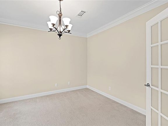 4th image of 501 La Perla Dr