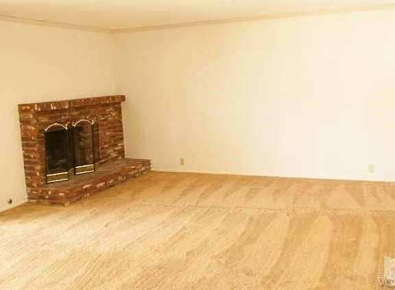 3rd image of 806 Medford Pl