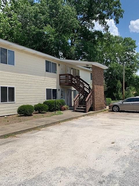 2nd image of 136 Cambridge Ave W APT 10