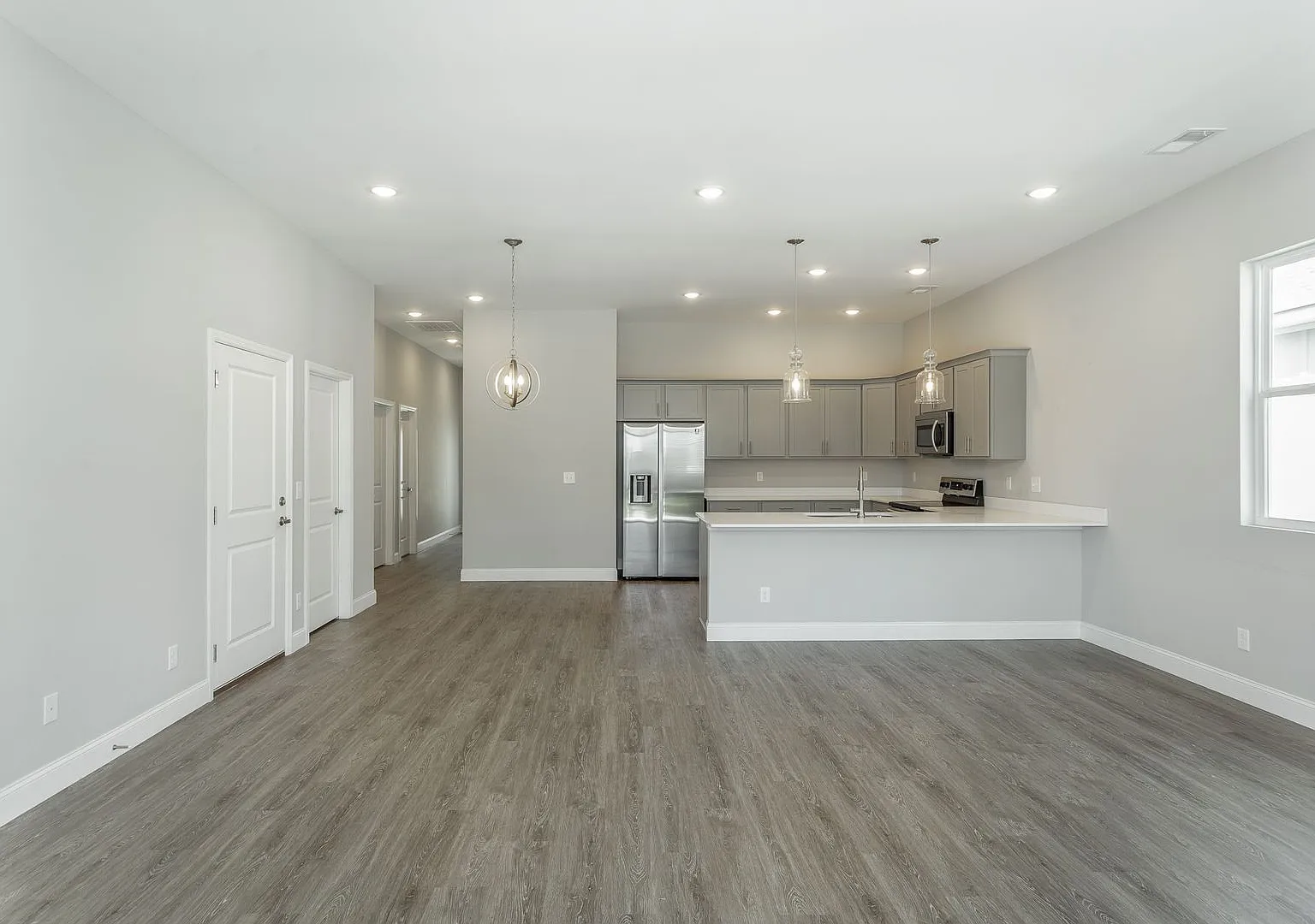 Modern 3 Bedroom Home in Red Bank — Photo 4