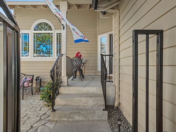 4th image of 307 Bluebell Court