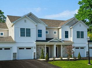 18 Reeds Holw, Saratoga Springs, NY 12866