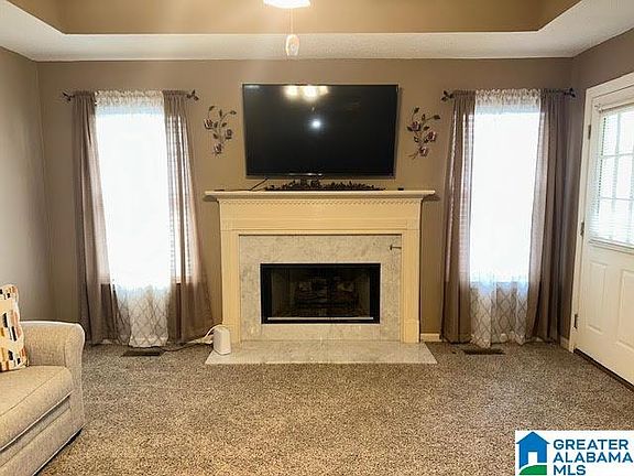 4th image of 19985 Eastern Valley Rd