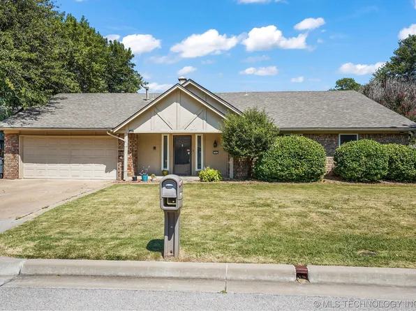 9041 E 67th St S, Tulsa, OK 74133