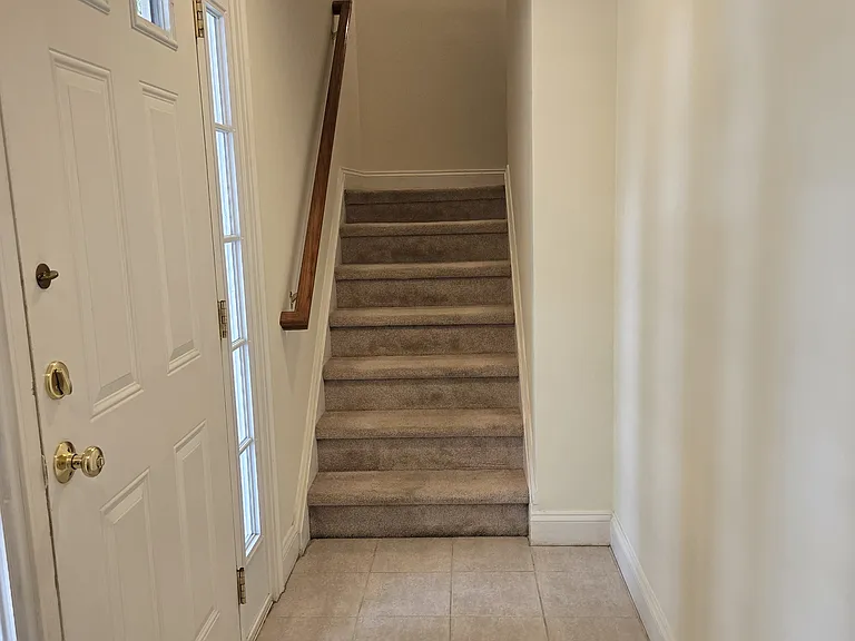 1707 Summer St — Photo 3