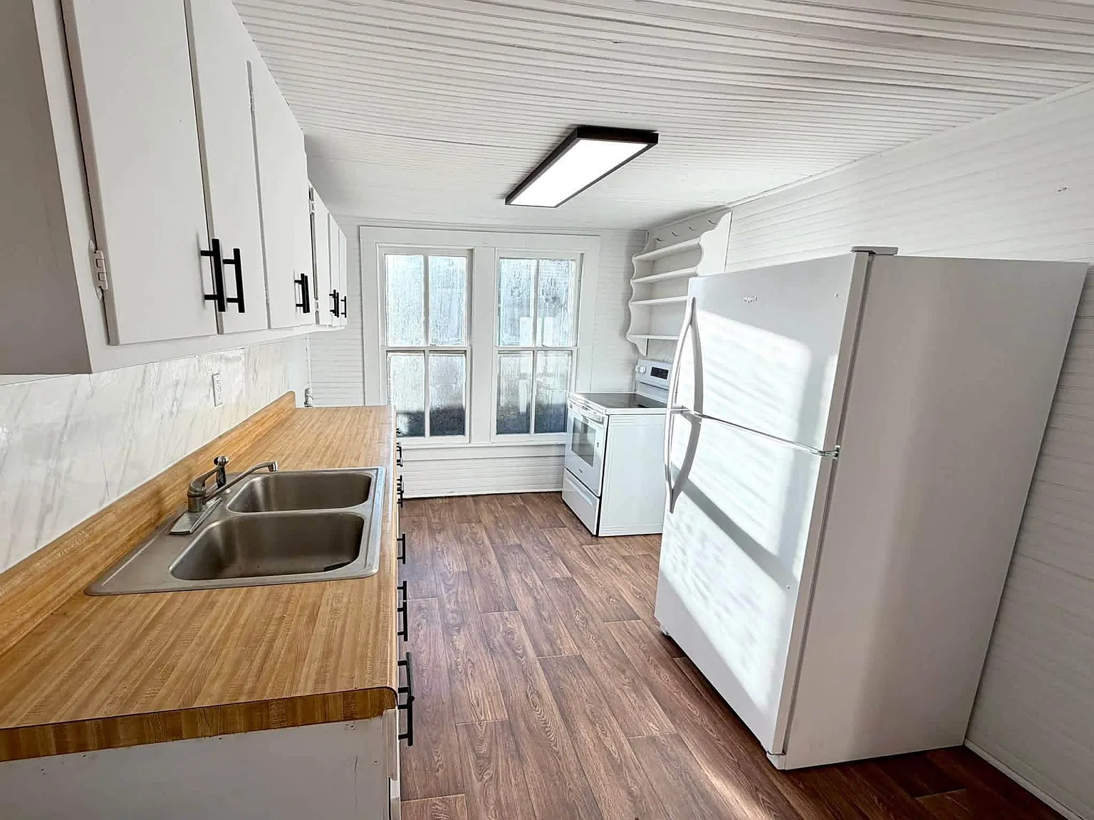 4 bed, 1999 sqft, $1,200 — Photo 2