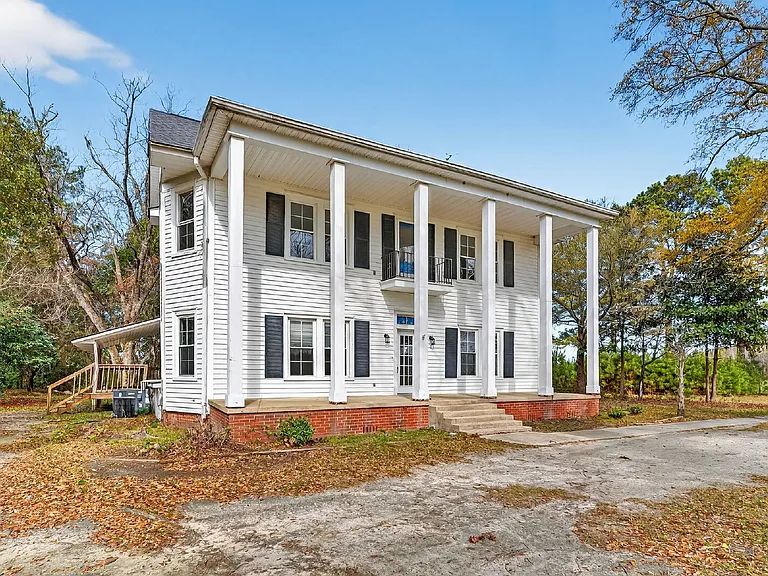 409 Meadow Rd — Photo 4
