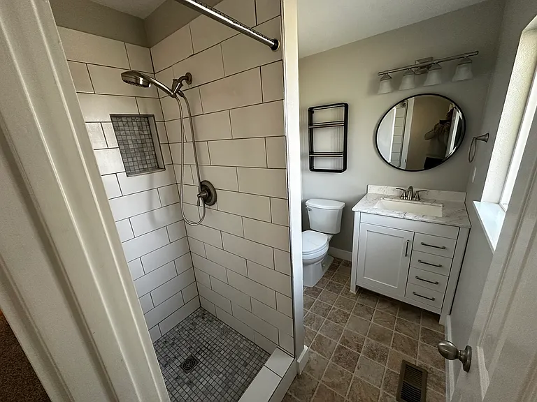 869 E Carter St — Photo 7