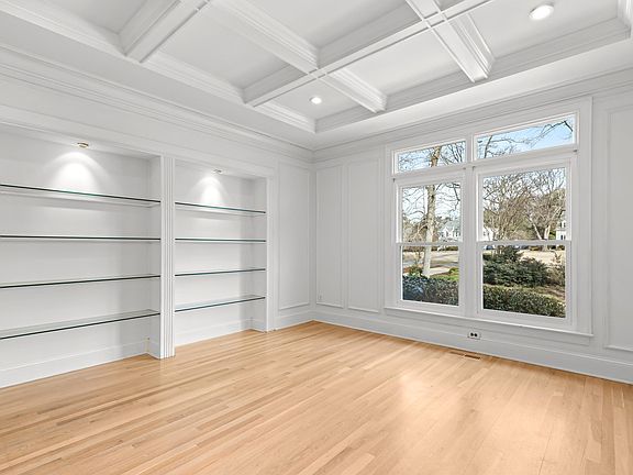 4th image of 5013 Hanna Ln