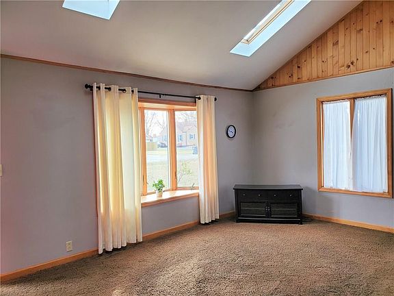 3rd image of 2404 Highland Ave
