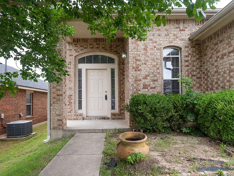 516 Sweet Leaf Ln — Photo 2