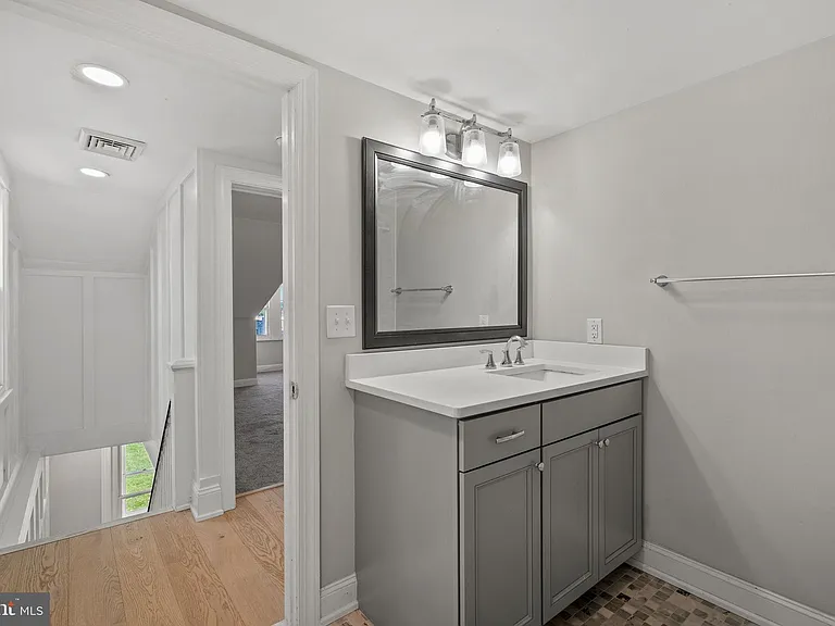 1515 Butler Pike — Photo 45