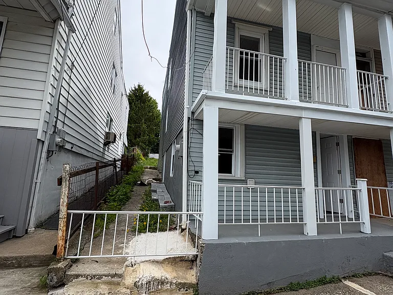 617 Pine Hill St #1 — Photo 2