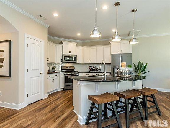 4th image of 9 Galway Glenn Ln