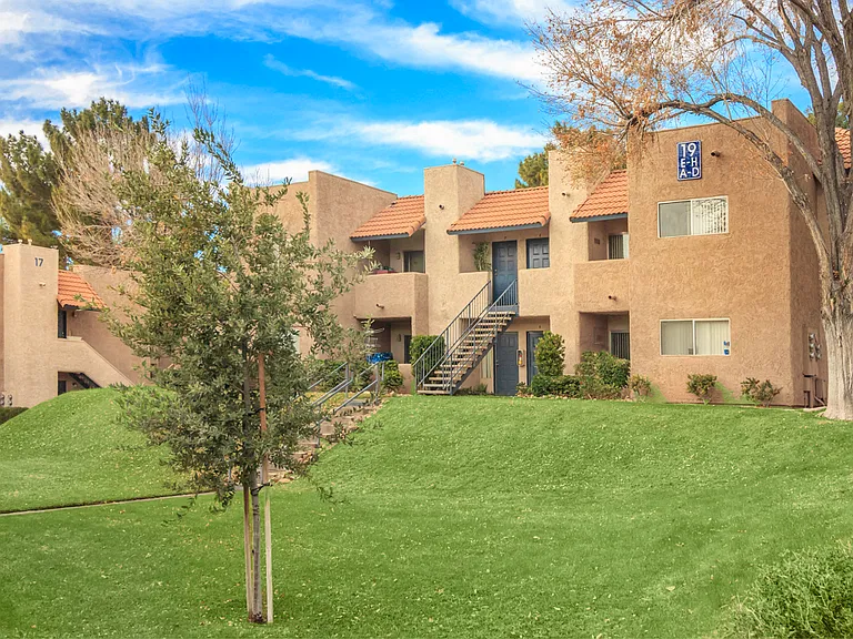 Desert Bay Apartments — Photo 17