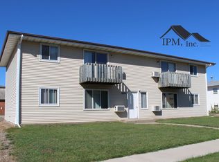 1806 6th St SE, Minot, ND 58701