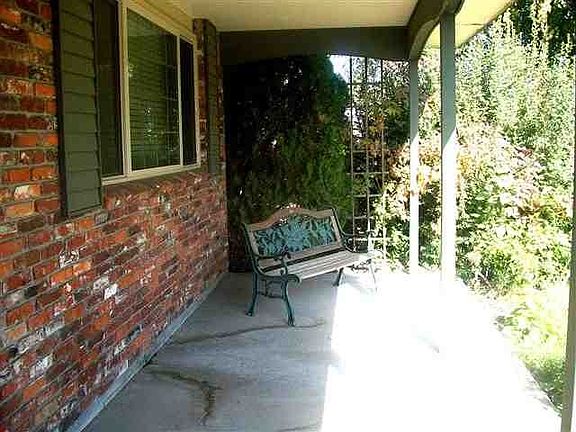 2nd image of 1947 Pine St