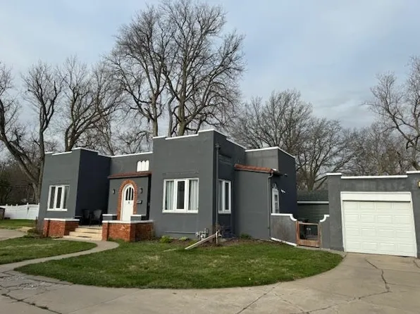 224 E 9th St APT 2, Hastings, NE 68901