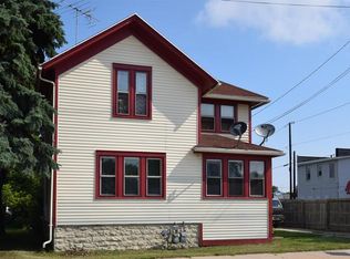 610 W 9th Ave, Oshkosh, WI 54902