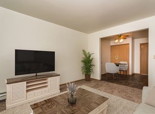 Amberwood Court, Grand Forks, ND 58201